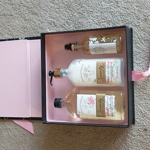 Bath and Body works Aromatherapy Serenity box set of 3